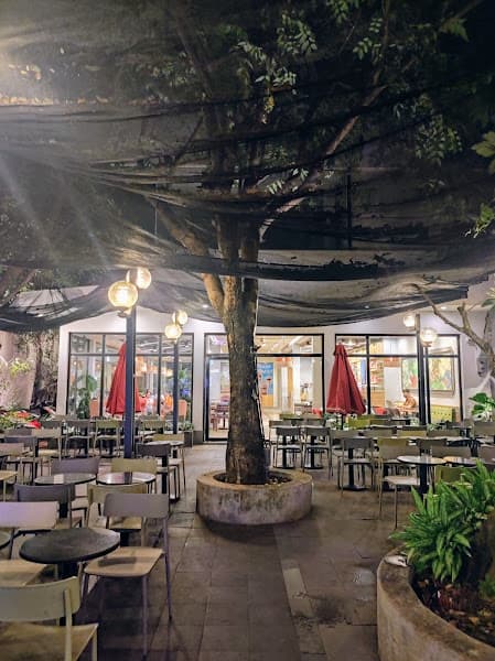 Hình ảnh HIGHLANDS COFFEE Trần Hưng Đạo - 3