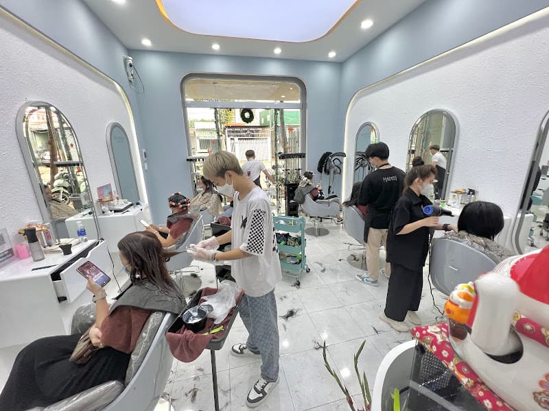 Salon Huy Nguyễn Gia Lai