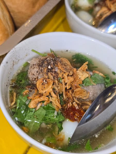 Hình ảnh Bánh Mì Xíu Mại Chén Đèn Dầu - 2