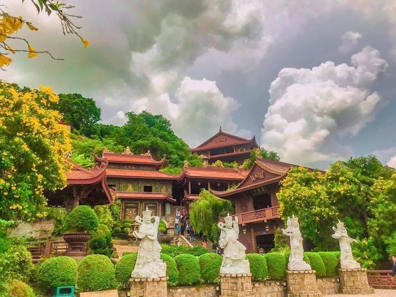 Phước Điền Tự - Chùa Hang