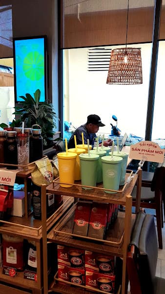 Hình ảnh Highlands Coffee Lê Quang Định - 4