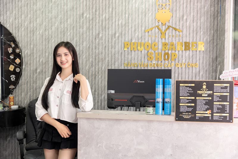 Hình ảnh PHUOC BARBERSHOP Tóc nam đẹp Huế City Gội đầu thư giãn ráy tai êm) - 5