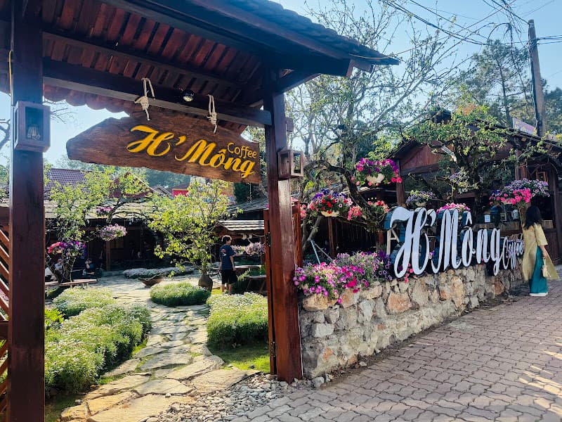 Tiệm Cafe Đợi Một Người