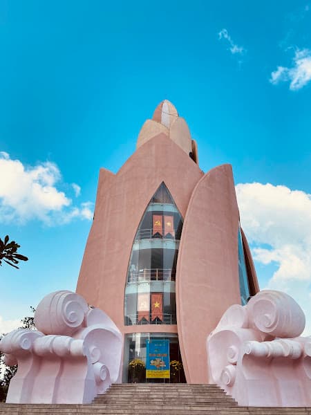 Ảnh bìa Tháp Trầm Hương