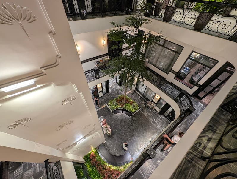 Nhà hàng Ngói Đỏ