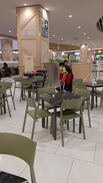 Hình ảnh Donald Trung - Aeon Mall Huế (tầng 4) - 4