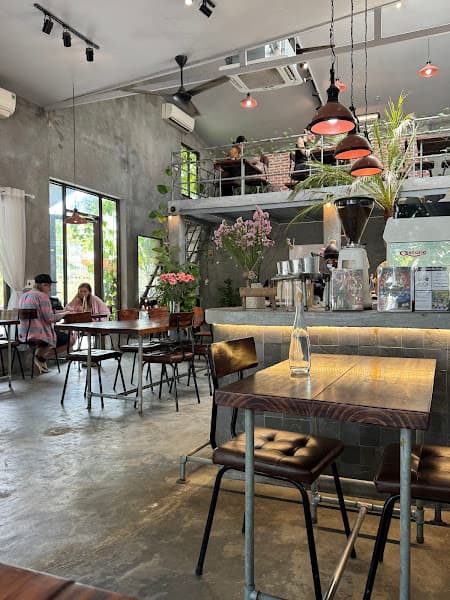 Hình ảnh The Hideout café - 4