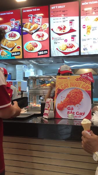 Hình ảnh Jollibee Nguyễn Văn Cừ - 3