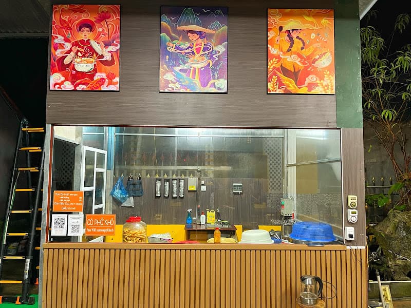 Ảnh bìa Bún Bò Huế Chị Chị Em Em