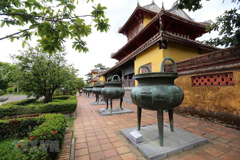 Ảnh bìa Cửu Đỉnh