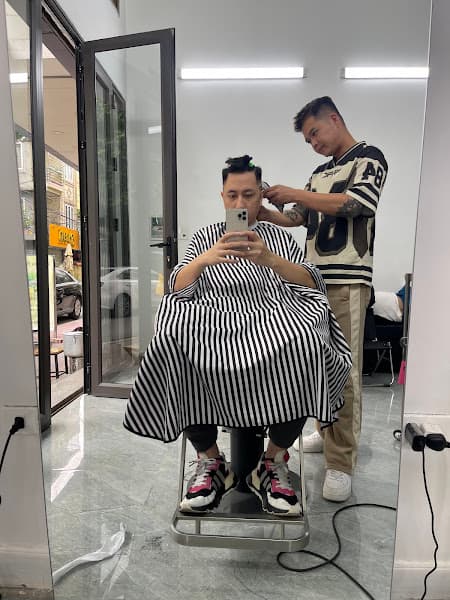 Hình ảnh On Men’s Hair - 3