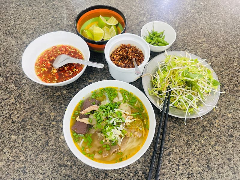 Hình ảnh Bún bò Hương Giang - 6