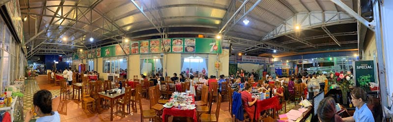 Nhà hàng hải sản Trung Đạt