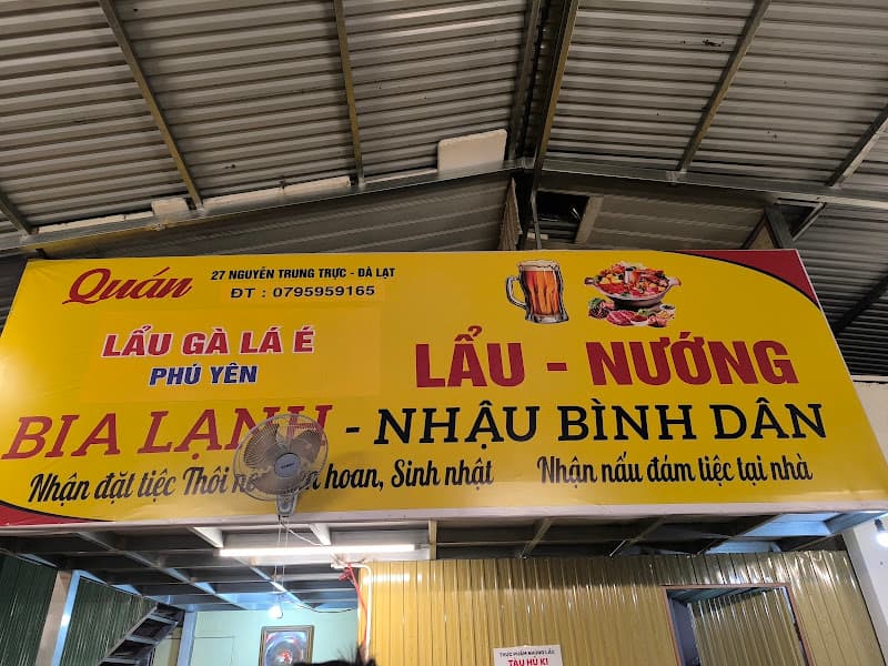 Lẩu gà lá é Phú Yên
