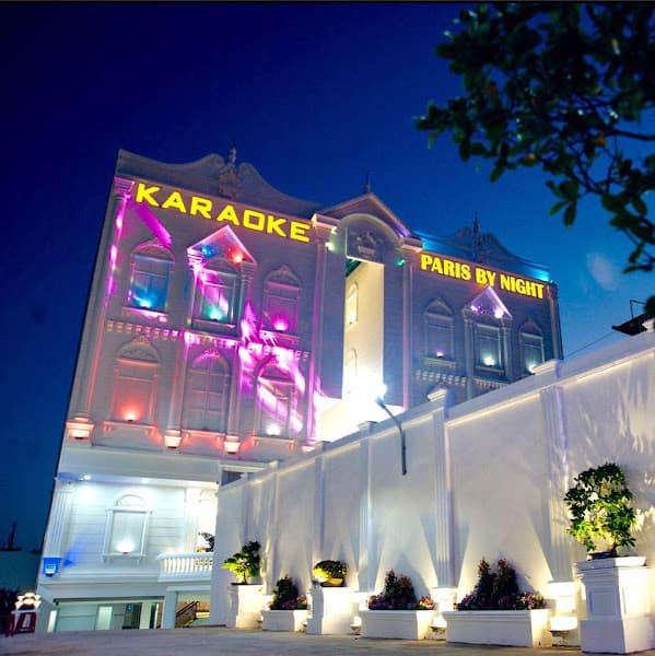 KARAOKE PARIS BY NIGHT