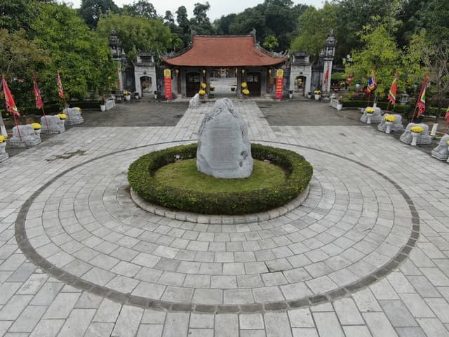 Hình ảnh Đền Hai Bà Trưng - 4