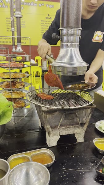 Hình ảnh Ăn rồi lăn - Bò nướng than hoa và lẩu - 3