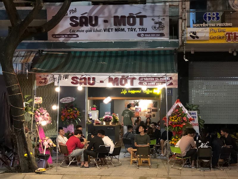 Ảnh bìa Tiệm cà phê Sáu Mốt