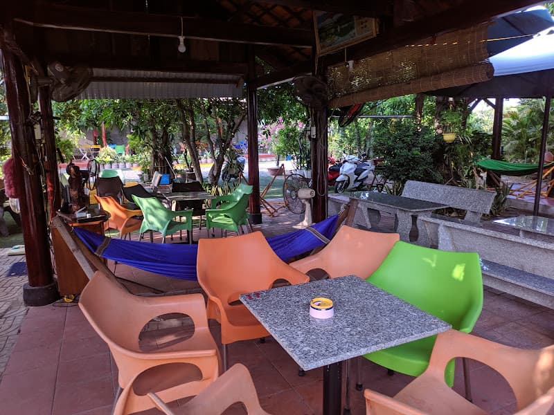 Cafe - hồ bơi Anh Nhật