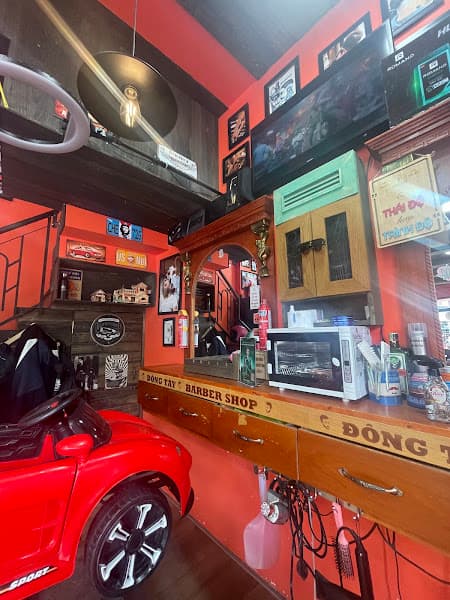 Đông Tây Barbershop Buôn Mê Thuột