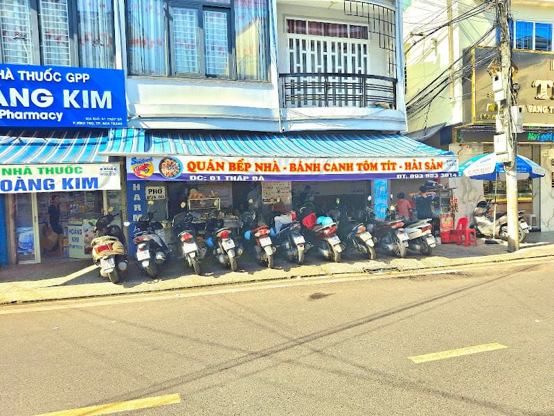 QUÁN BẾP NHÀ 61 THÁP BÀ: bánh canh tôm tít + hải sản