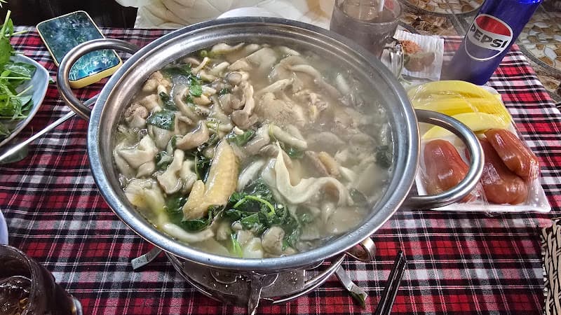 Hình ảnh Lẩu gà lá é Nhân Quán - 2