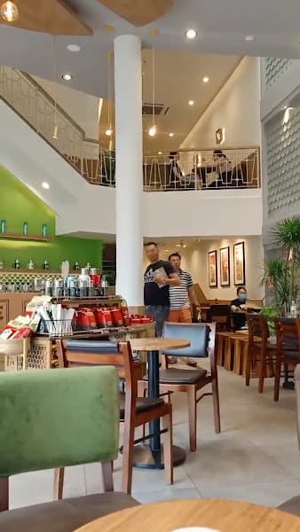 Hình ảnh Highlands Coffee Hoàng Việt - 3