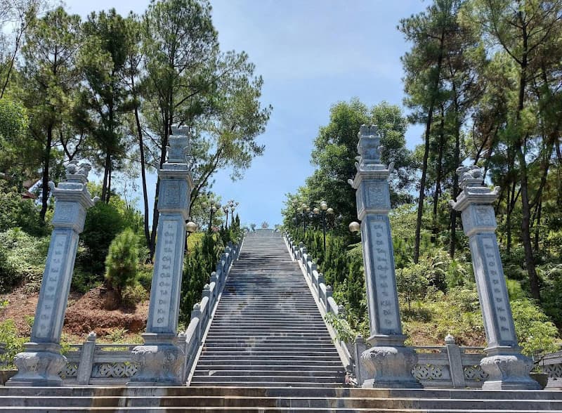 Hình ảnh Tháp Chuông Ngã Ba Đồng Lộc - 2