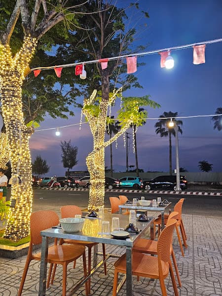 Nhà hàng hải sản Sơn Biển Đông