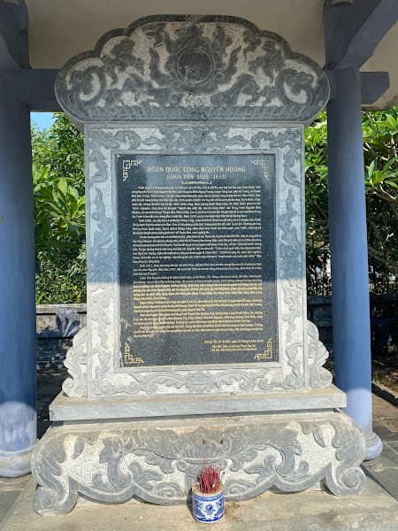 Ảnh bìa Lăng TRƯỜNG CƠ - CHÚA NGUYỄN HOÀNG