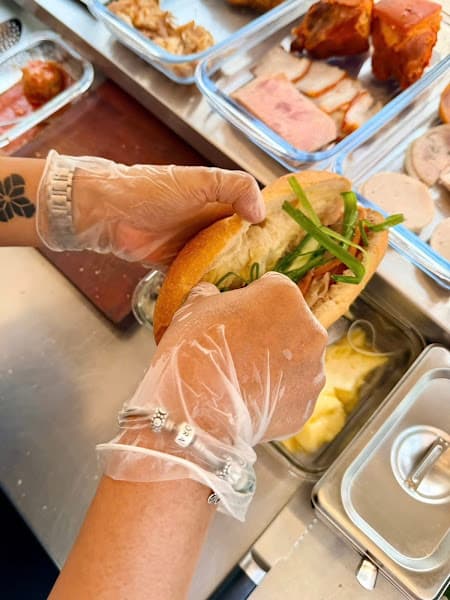 Hình ảnh BÁNH MÌ NGON - THỊ NGHÈ - Bánh Mì Saigon Truyền Thống - 3