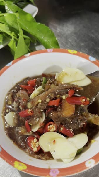 Hình ảnh Mắm chua thịt luộc Uyên Thy - 2