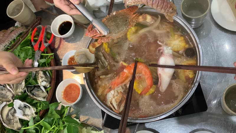 Hình ảnh QUÁN HẢI SẢN TƯƠI SỐNG: TUẤN TUYÊN QUÁN toàn bộ phòng ăn có điều hòa miễn phí - 2