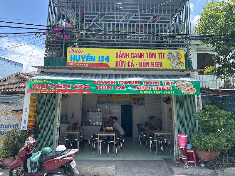 Bánh Xèo Cô Huyền Ngô Đến
