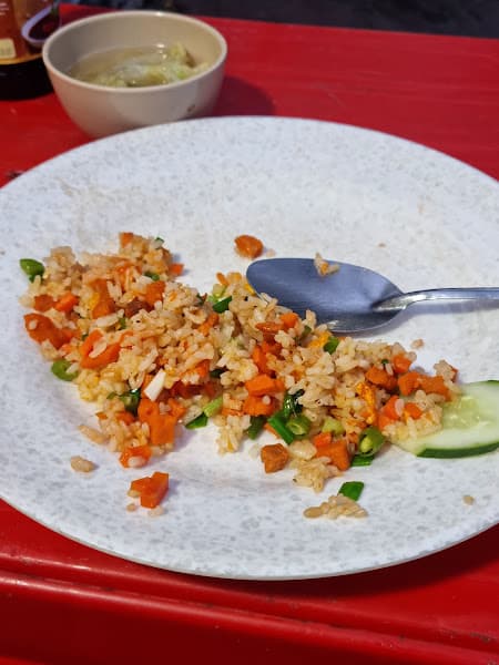 Hình ảnh Cơm Chiên - Mì Xào (Câu Lạc Bộ Hưu Trí) - 2