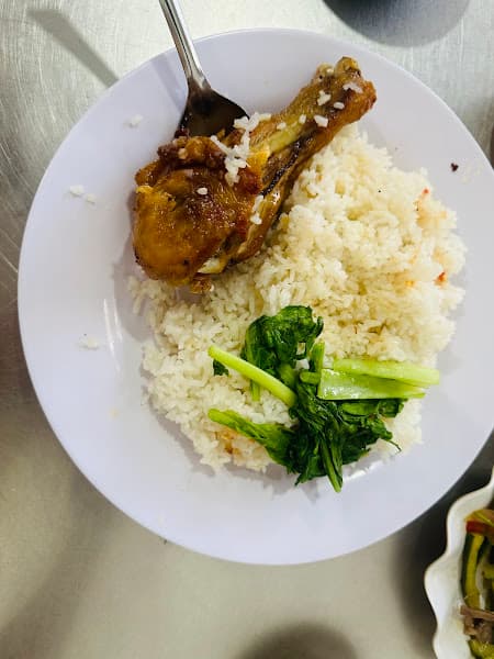 Hình ảnh Cơm Sài Gòn Cơm Gà Xối Mỡ-Cơm Chiên Dương Châu Cơm Phần - 4