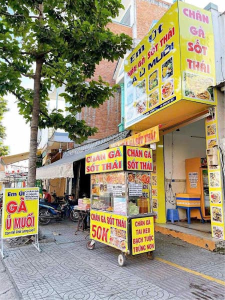 Ảnh bìa Chân Gà Sốt Thái Em Út