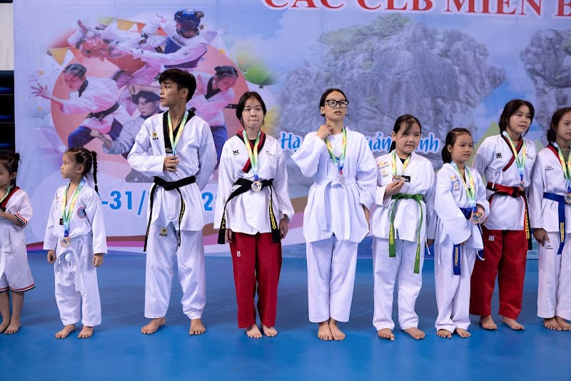 Hình ảnh Nhà Thi Đấu Đa Năng Quảng Ninh - 2
