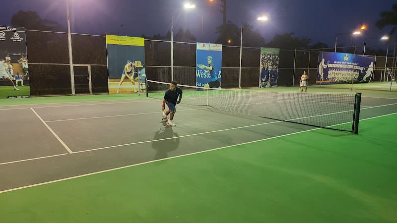 Hình ảnh Friends Tennis Club - 3