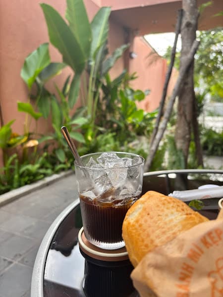 Hình ảnh Sân Nhà - Bakery Coffee & Brunch - 2