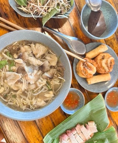 Hình ảnh BÚN NƯỚC LÈO CÔ BA - 4