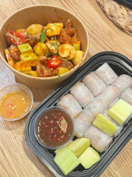 Hình ảnh Chú Beo - Bánh tráng lụi & Chân gà sốt thái - 2