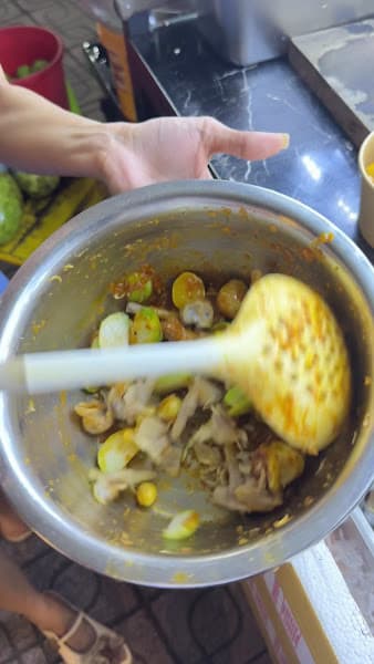 Hình ảnh Chân gà sốt thái ngon - 3