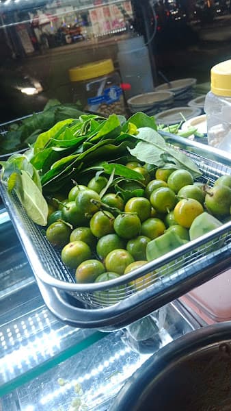 Hình ảnh Chân gà sốt thái ngon - 2