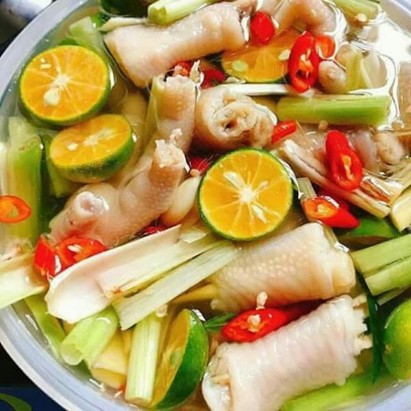 Hình ảnh Chân Gà Sả Tắc - Sốt Thái Ella - 3