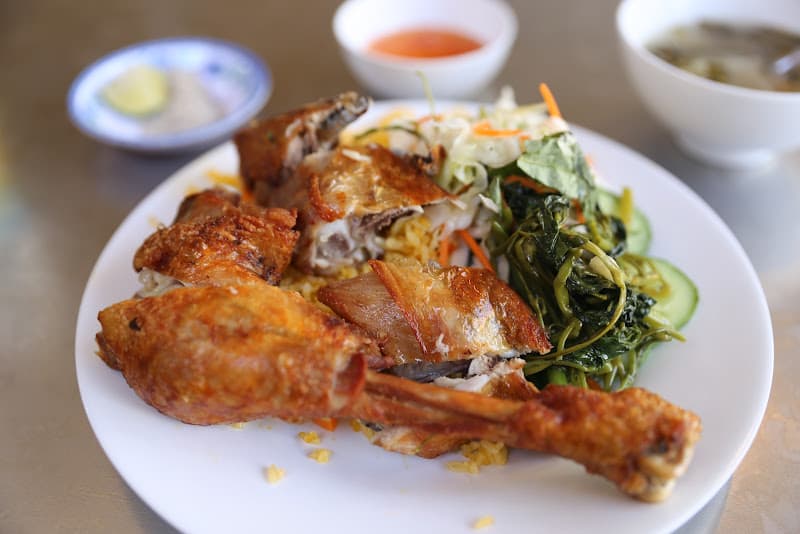 Hình ảnh Bún Chả Quạt, Cơm Gà Đồi Mai Linh cơ sở 2 - 2