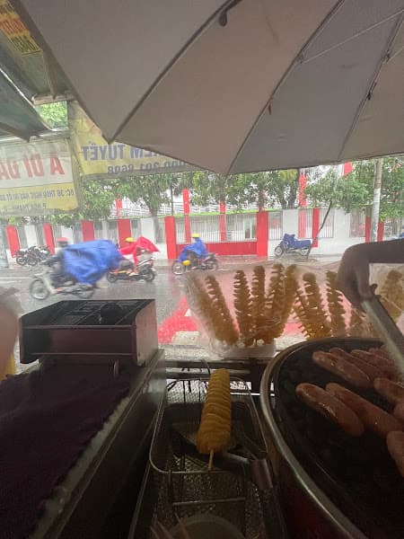 Hình ảnh Lạp Xưởng Nướng Đá - Khoai Tây Lốc Xoáy - 3