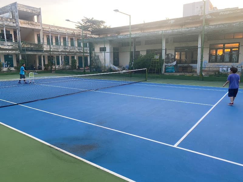 Ảnh bìa Tennis Coach for Foreigners by Sinh