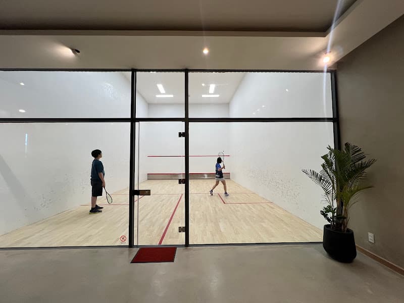 Hình ảnh The Sports Lounge - Golf Simulator and Squash Club - 2