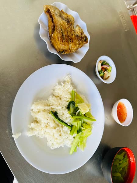 Hình ảnh Cơm Sài Gòn Cơm Gà Xối Mỡ-Cơm Chiên Dương Châu Cơm Phần - 2